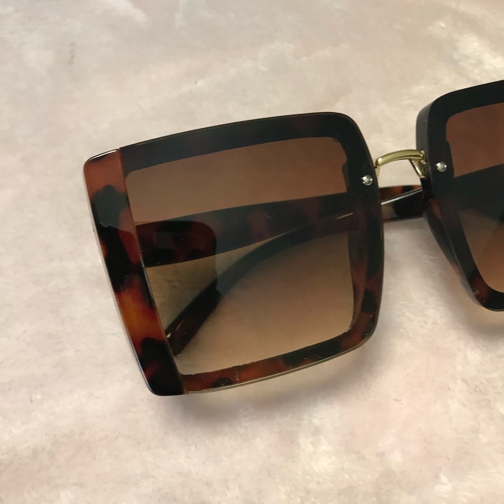 Womens Sunglasses Oversized Thick Tortoise Shell Brown Square Fashion - Picture 2 of 16